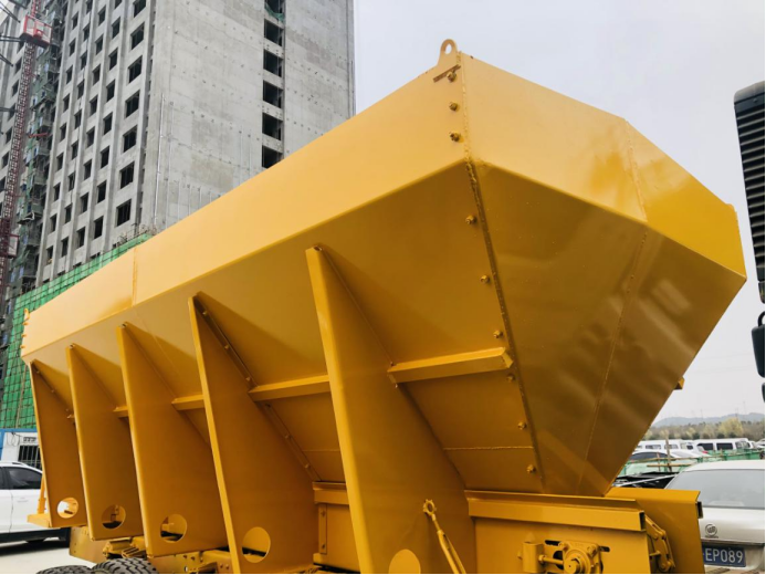 12方融雪撒布機